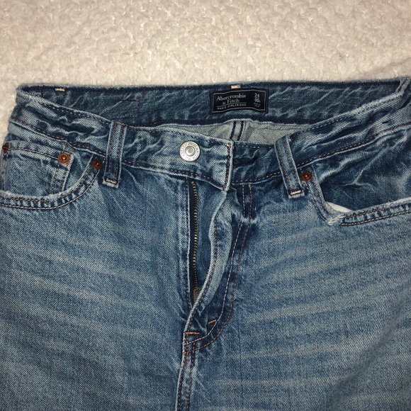Abercrombie & Fitch Boyfriend Jeans - Picture 3 of 4